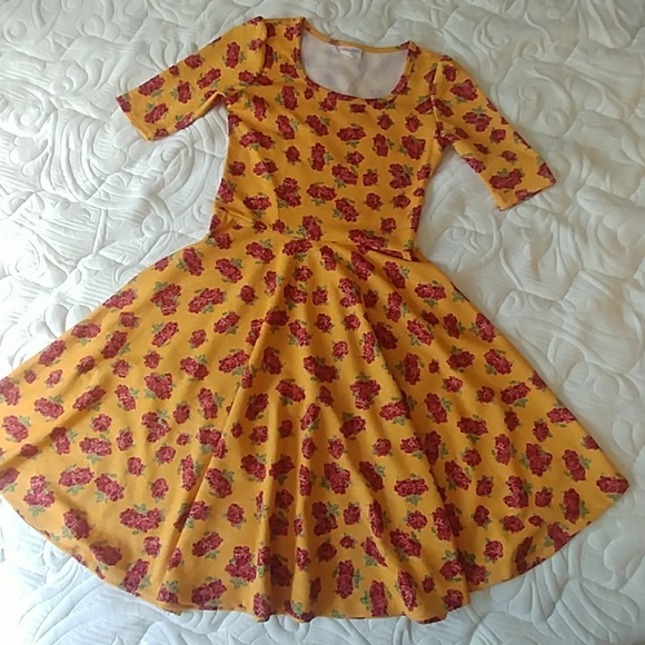 LuLaRoe Dresses & Skirts - Lularoe Nicole Dress